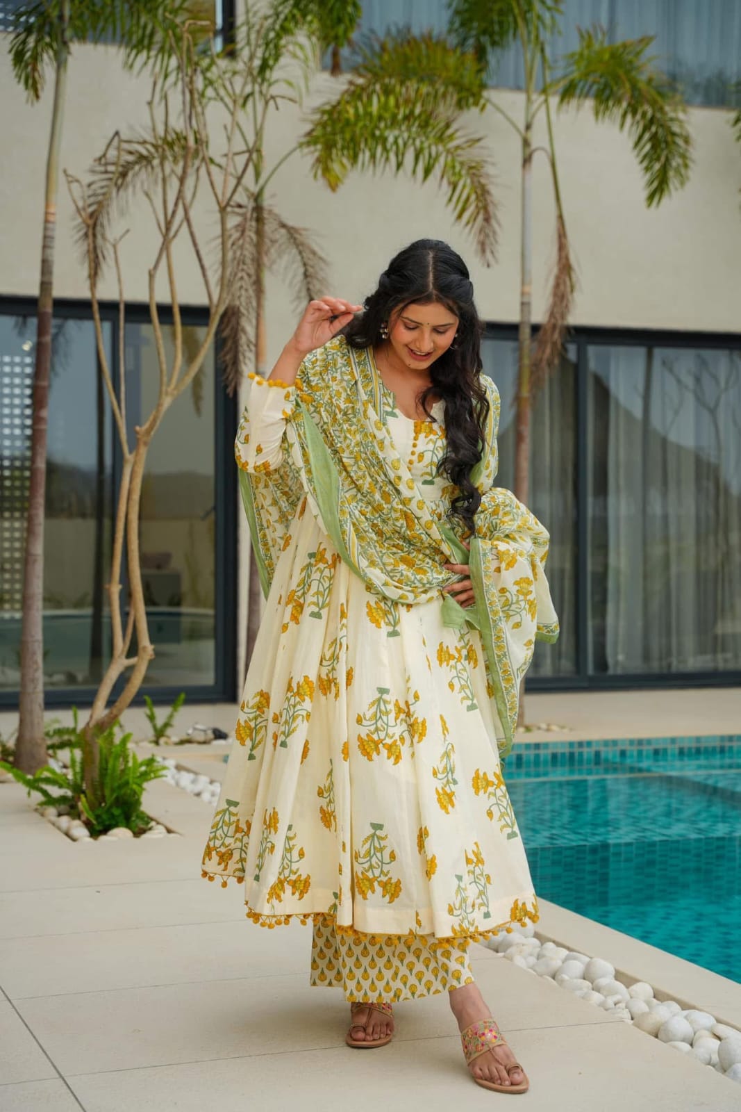 Elegant Cream Anarkali Kurta Set: Yellow Floral Print, Green Dupatta, Flared Design
