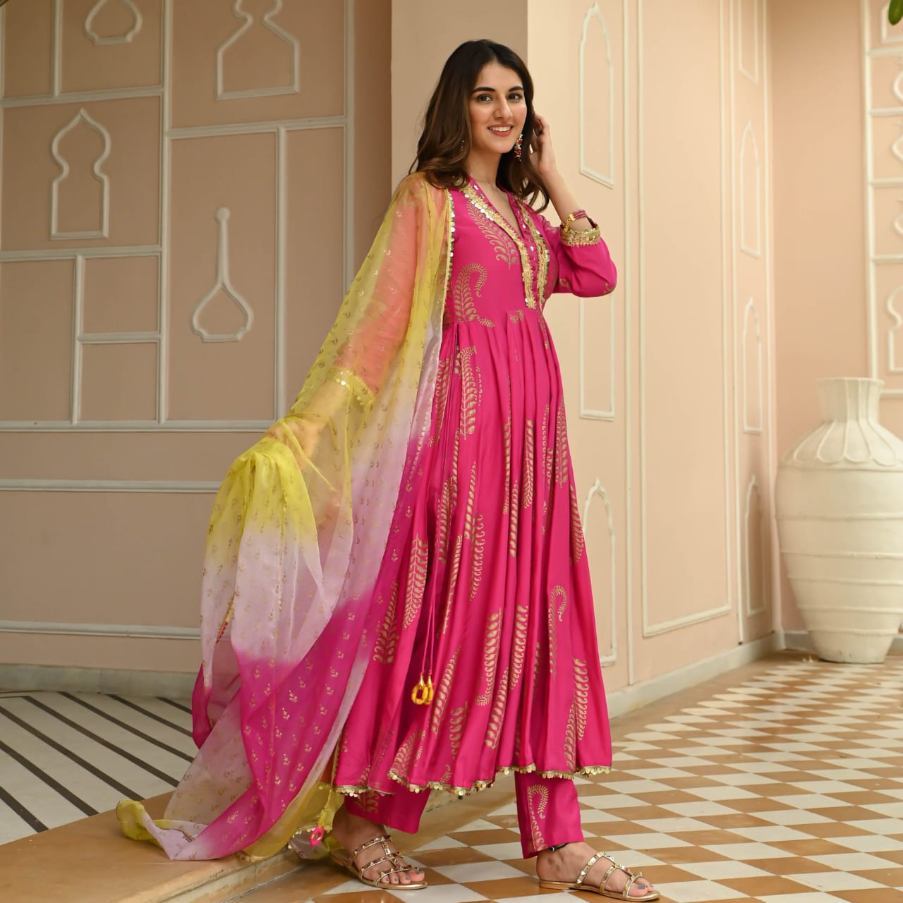Chic Pink Floral Pure Cotton Kurta Pant Dupatta Set for Women