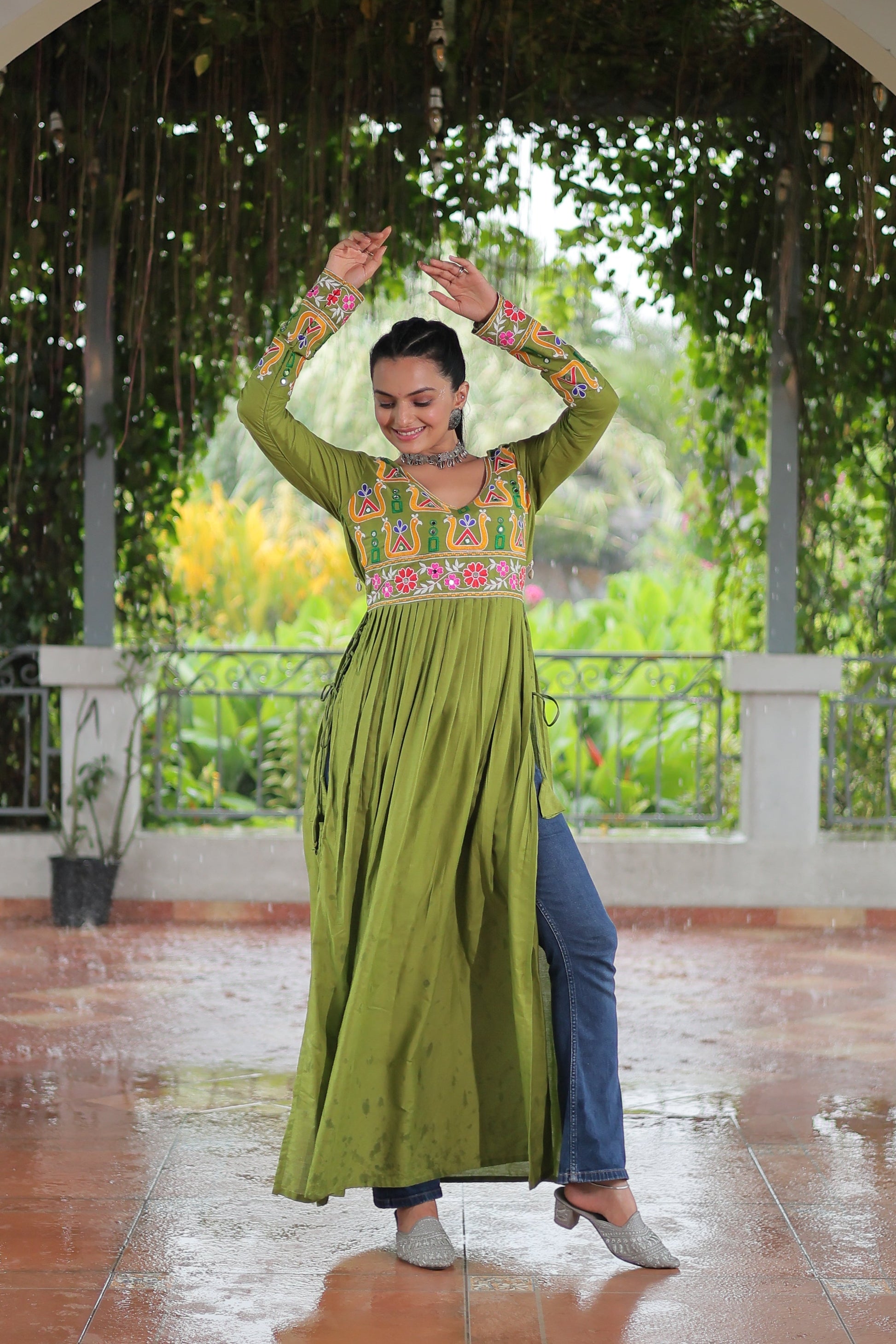 TILTON NAVRATRI SPECIAL RAYON GAMTHI WORK KURTI