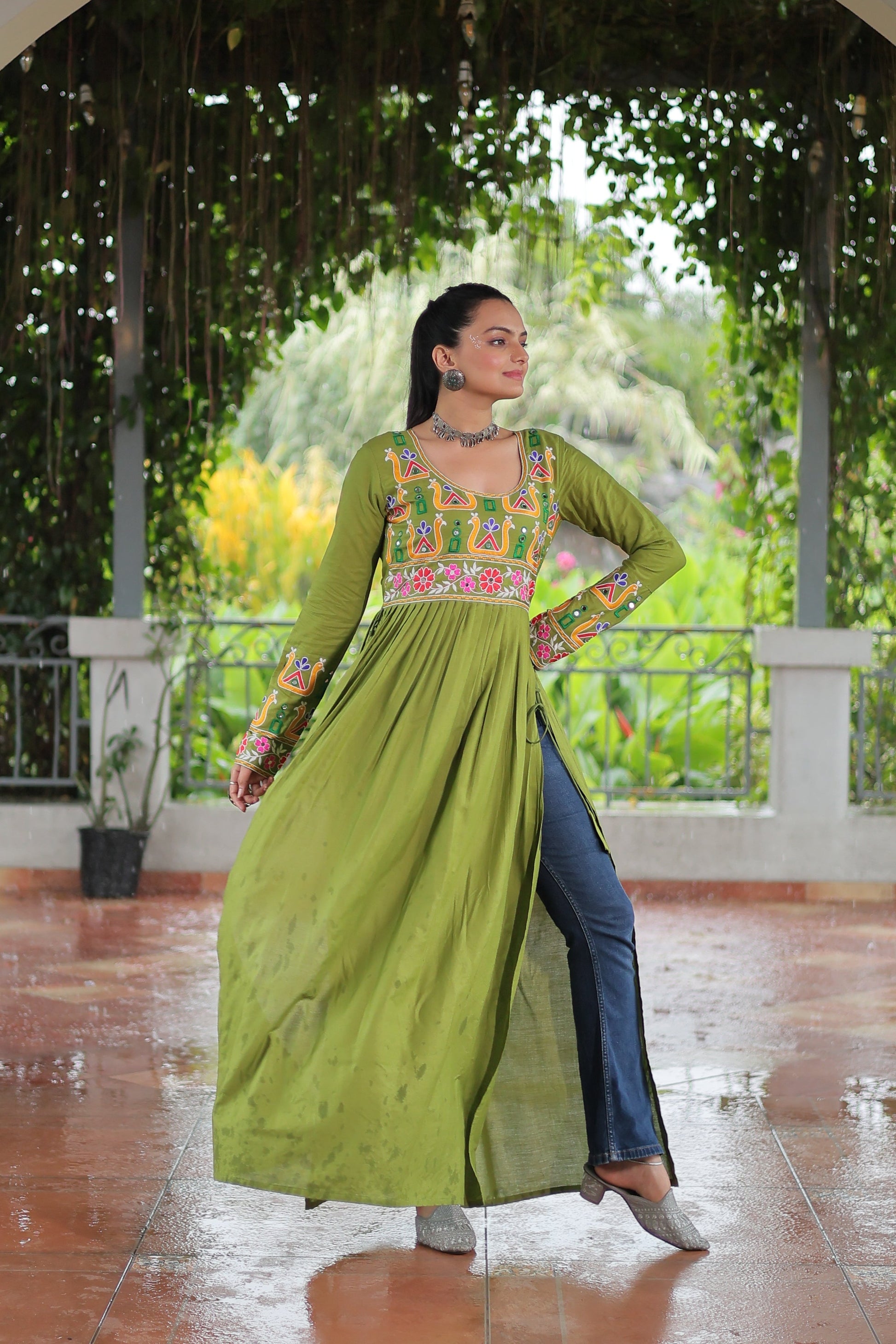 TILTON NAVRATRI SPECIAL RAYON GAMTHI WORK KURTI
