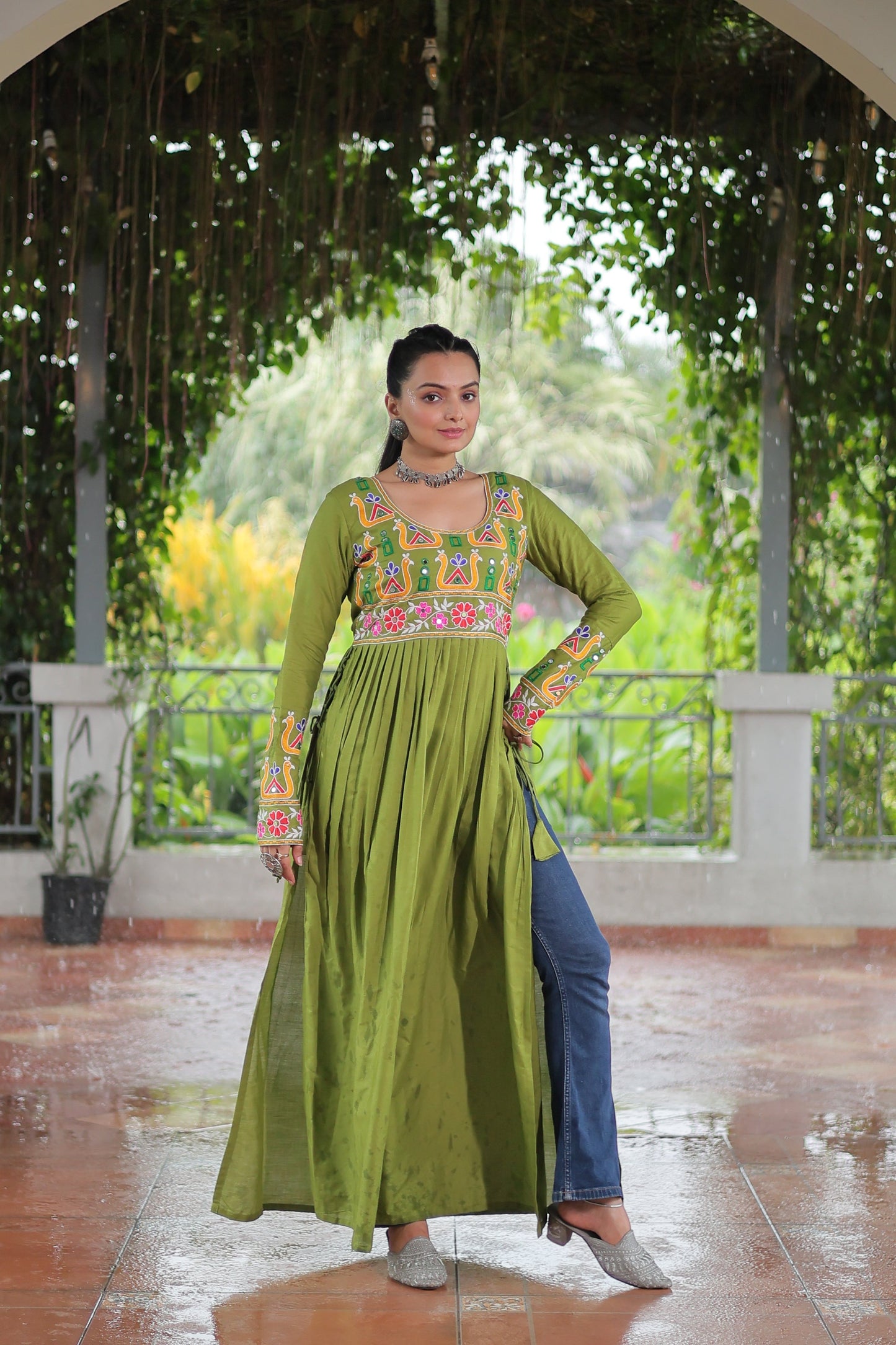 TILTON NAVRATRI SPECIAL RAYON GAMTHI WORK KURTI