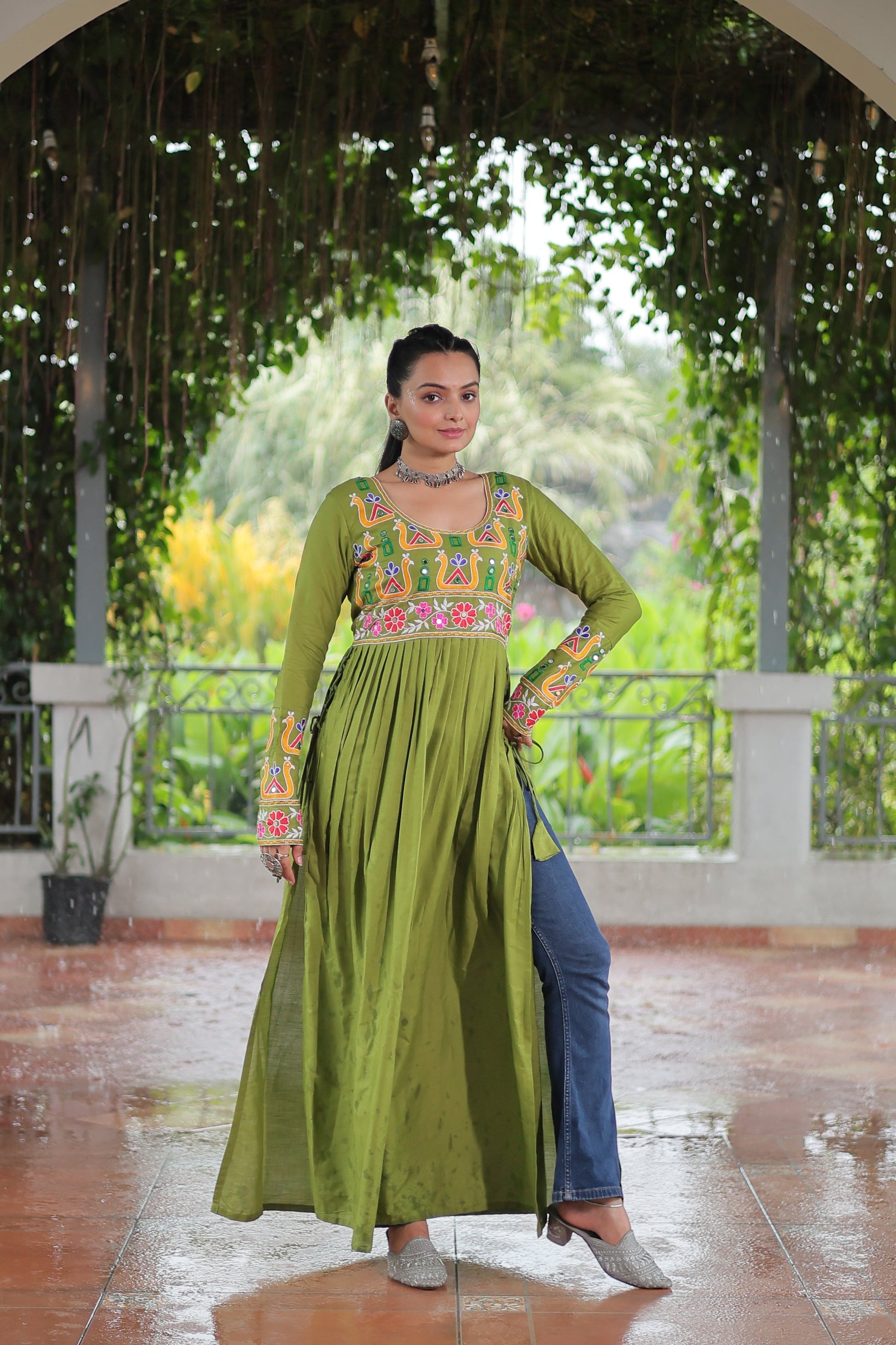 TILTON NAVRATRI SPECIAL RAYON GAMTHI WORK KURTI