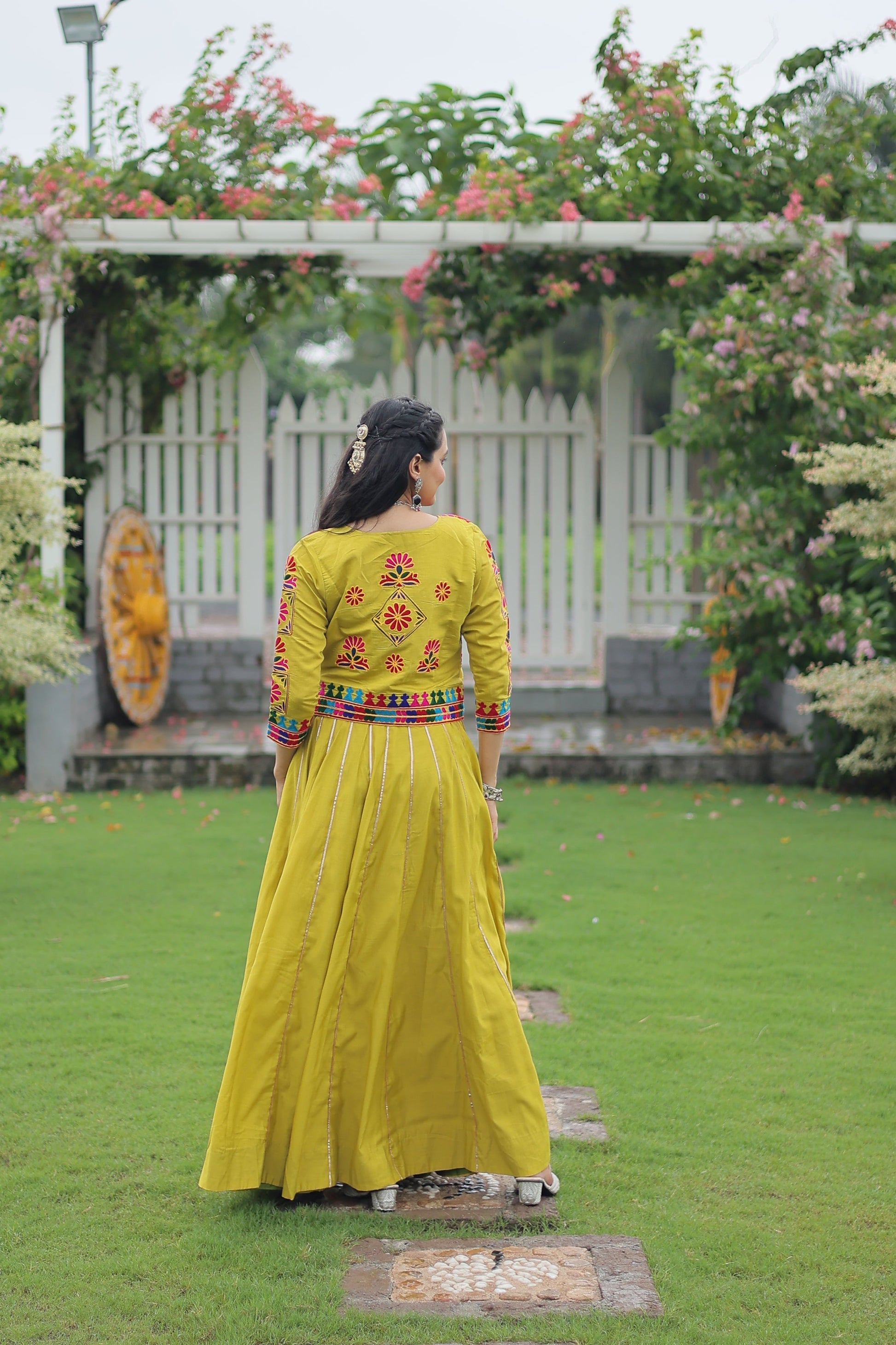 TILTON NAVRATRI SPECIAL GAMTHI EMNBROIDERED LEHENGA CHOLI WITH KOTI