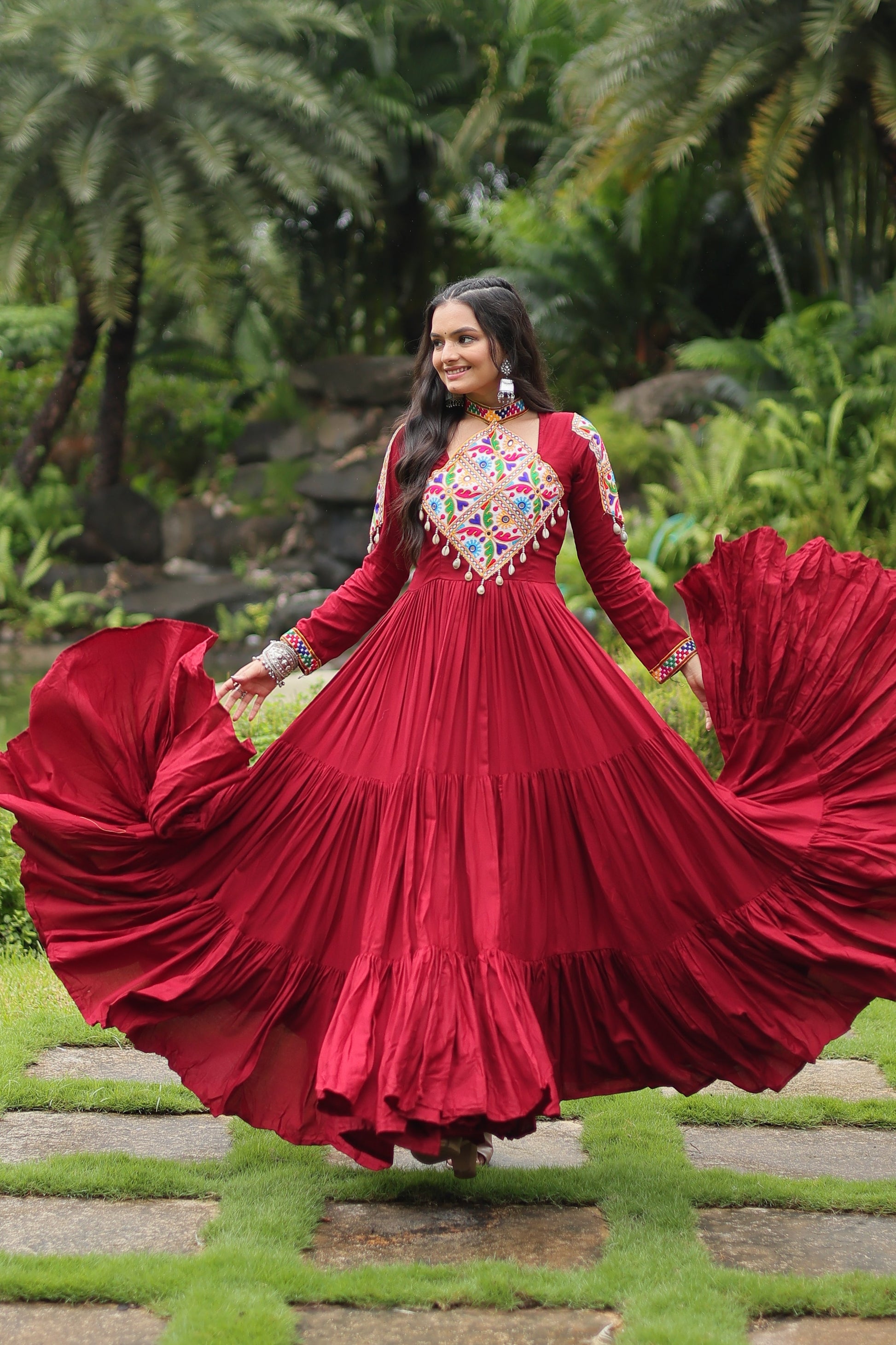 TILTON NAVRATRI SPECIAL KUTCHI GAMTHI WORK GOWN
