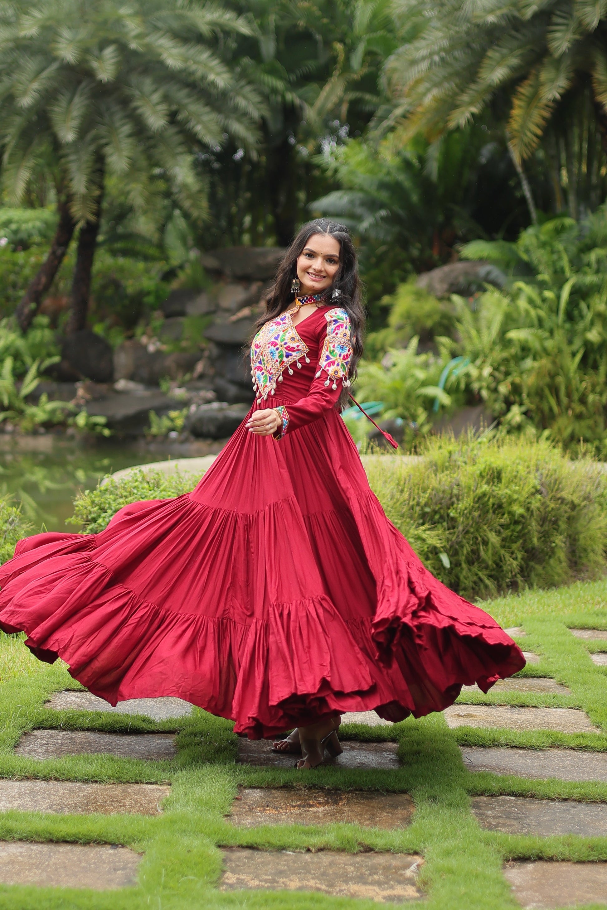 TILTON NAVRATRI SPECIAL KUTCHI GAMTHI WORK GOWN