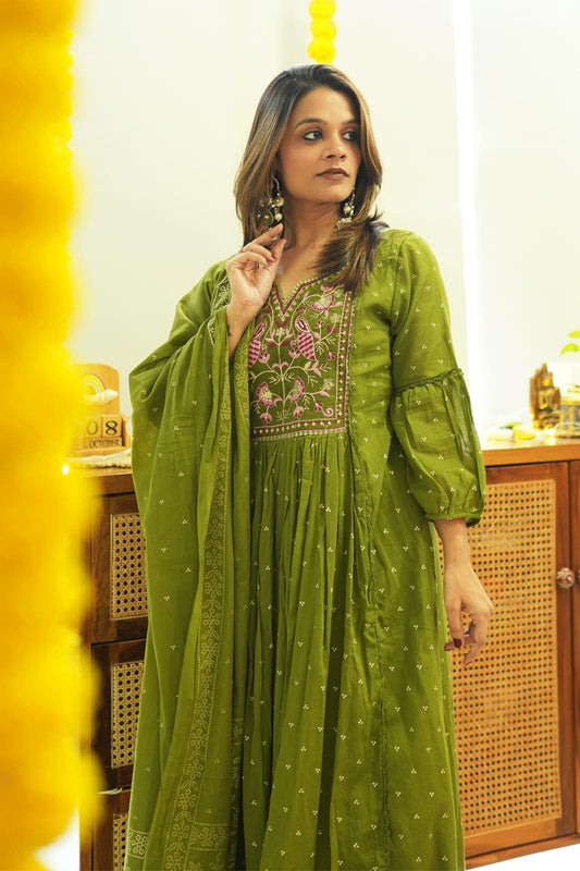 Vibrant Green Pure Cotton Kurta Set for Women: Comfortable, Stylish Ethnic Attire