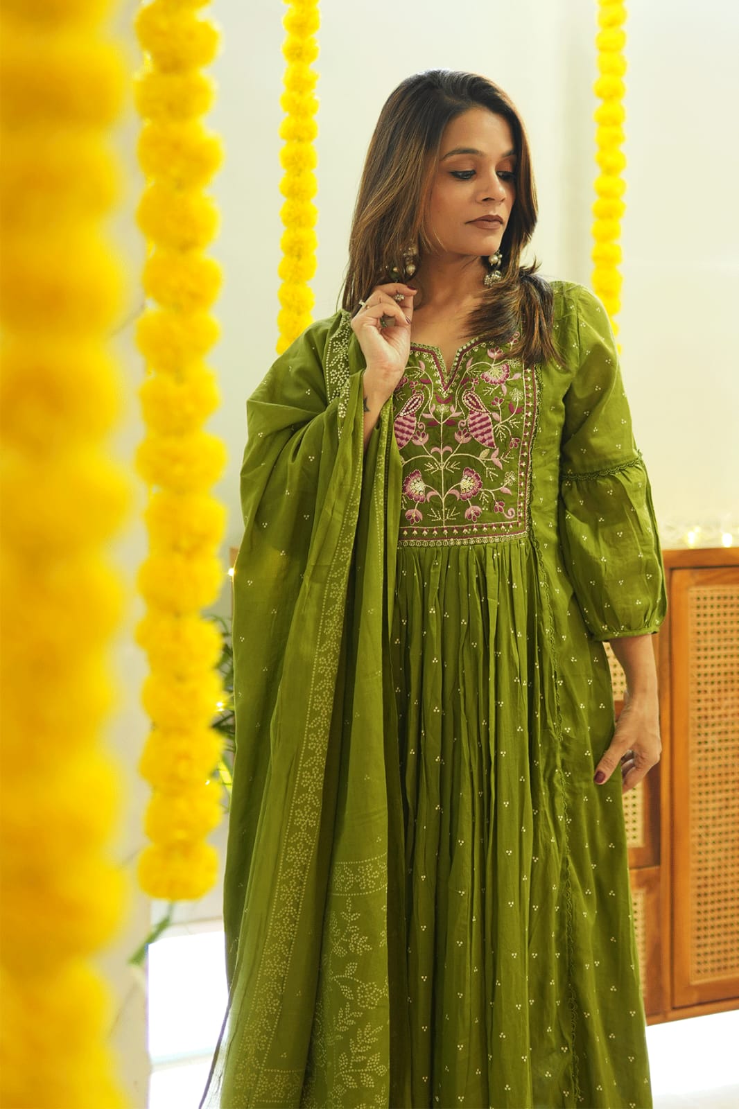 Elegant Green Embroidered Rayon Kurta Pant Set with Malmal Dupatta