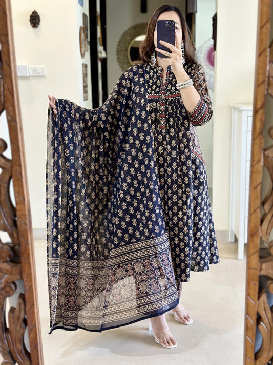 Elegant Blue Anarkali Kurta Set with Dupatta: Pure Cotton Comfort