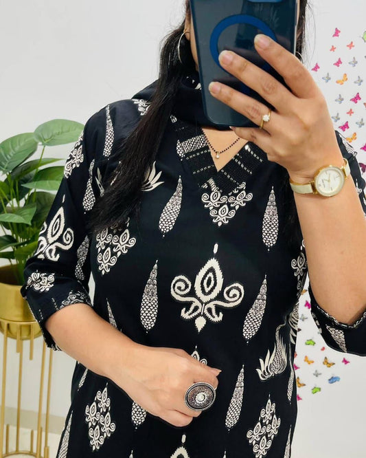 Elegant Black Cotton Handblock Print Suit Set: Kurta, Palazzo, Dupatta.