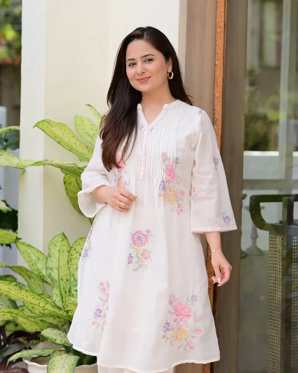 Elegant White Mulmul Cotton A-Line Kurta Set with Chic Floral Embroidery