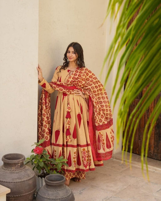 JAIPURI PETALS SUIT SET